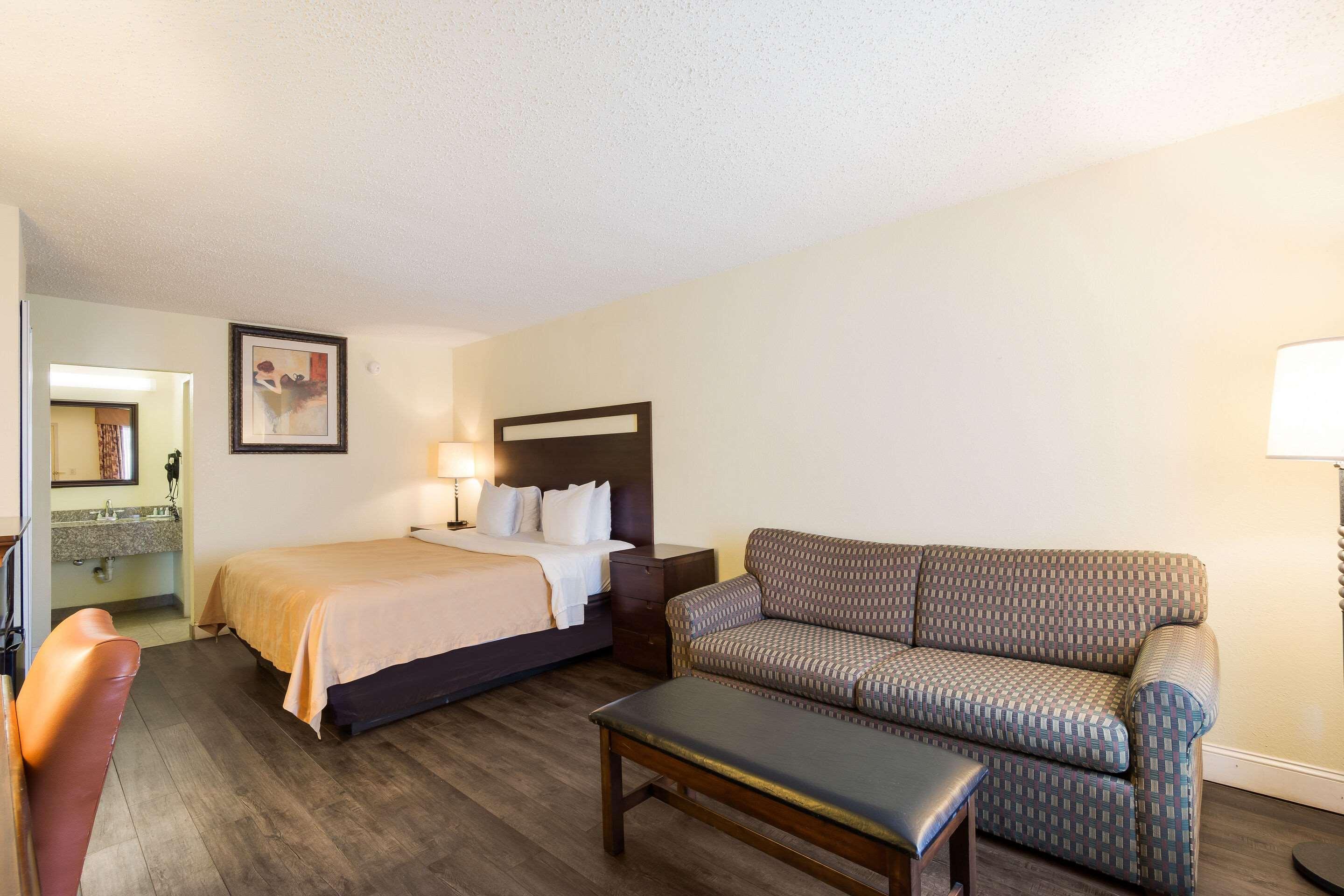 Quality Inn & Suites Conference Center Statesboro Historic District Exteriér fotografie
